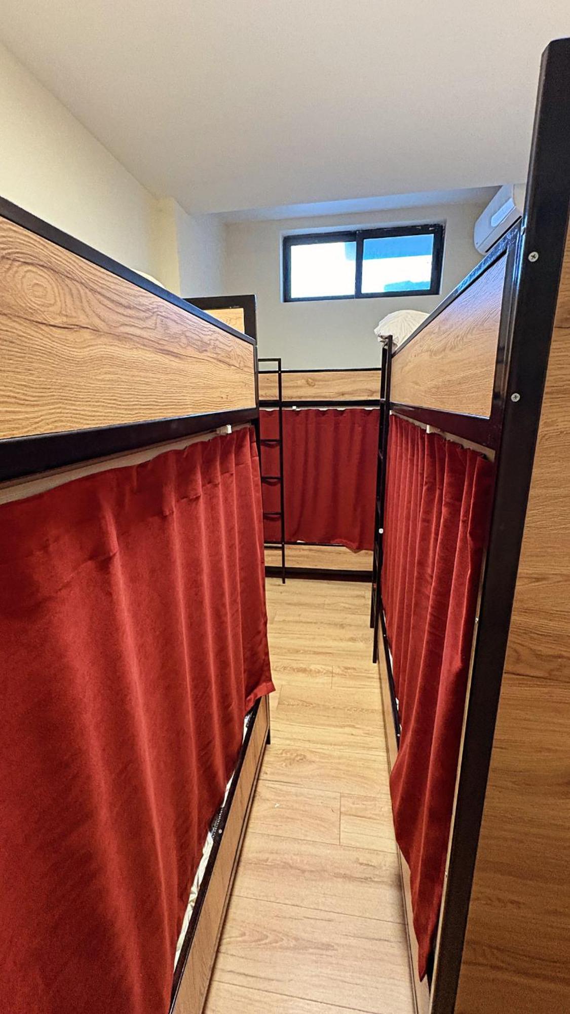 Hostel Chilli Tiranë Ngoại thất bức ảnh